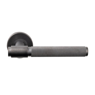 Cosenza deurklink Knurled Gun Metal PVD gecoat met rond rozet