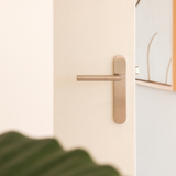 Mantua deurklink rvs met afgerond schild