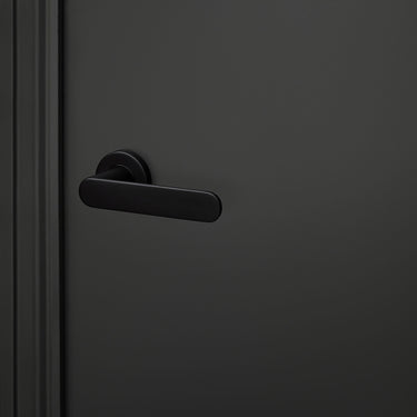 Novara deurklink zwart met rond rozet