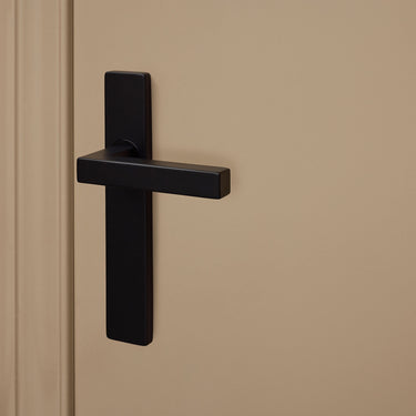 Viterbo deurklink zwart met rechthoekig schild